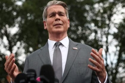 U.S. to unveil 'greatest financial offensive' against Iran as Tehran threatens ship seizures