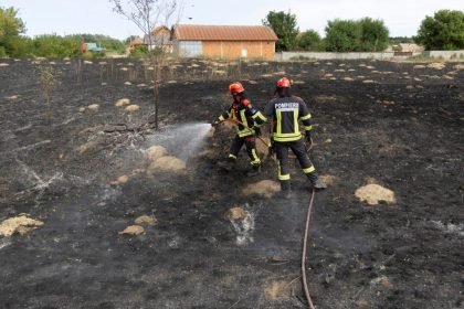 EU, Russian aircraft help Serbia battle wildfires