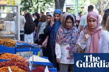 Iran vows to retaliate against countries that cooperate with fresh US sanctions