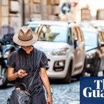Distracted Italian pedestrians who cross road while on phone could be fined under new code