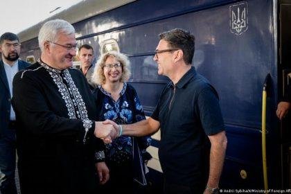 Ukraine news: UK PM Burnham arrives in Kyiv to show support