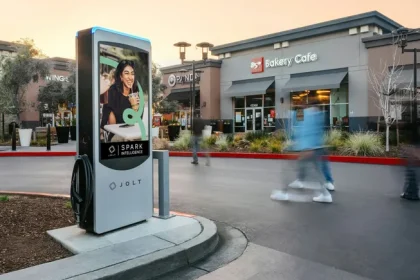 Why smarter DOOH campaigns start with the audience