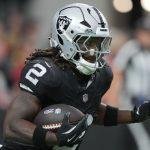Jeanty helped off with apparent right knee injury